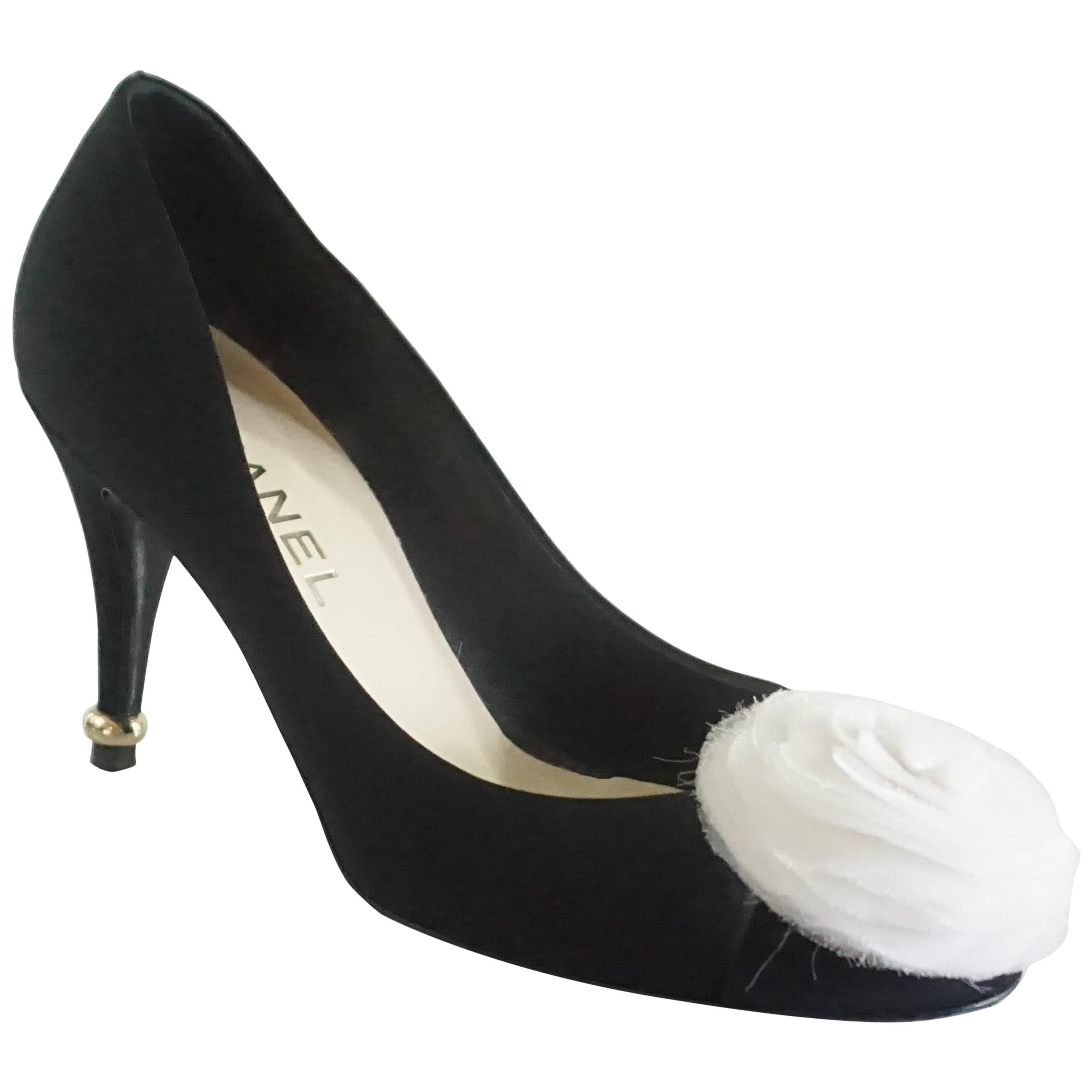 Chanel Black Grosgrain Pumps with Ivory Silk Camellia - 37