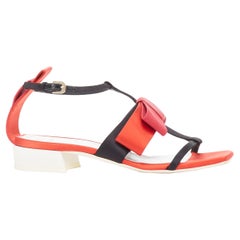 LANVIN 2018 Laufsteg Schleife verzierte rote satinierte T-Riemen-Sandalen mit klobigem Riemen EU37