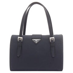 PRADA Vintage noir nylon structuré argent triangle logo boston box bag