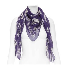 ALEXANDER MCQUEEN - Écharpe boho 100 % soie imprimée en forme de crâne violet cassé