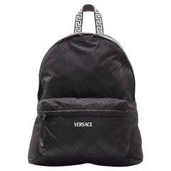 VERSACE La Greca Greek Key schwarz 90er Jahre Logo Rucksack Tasche