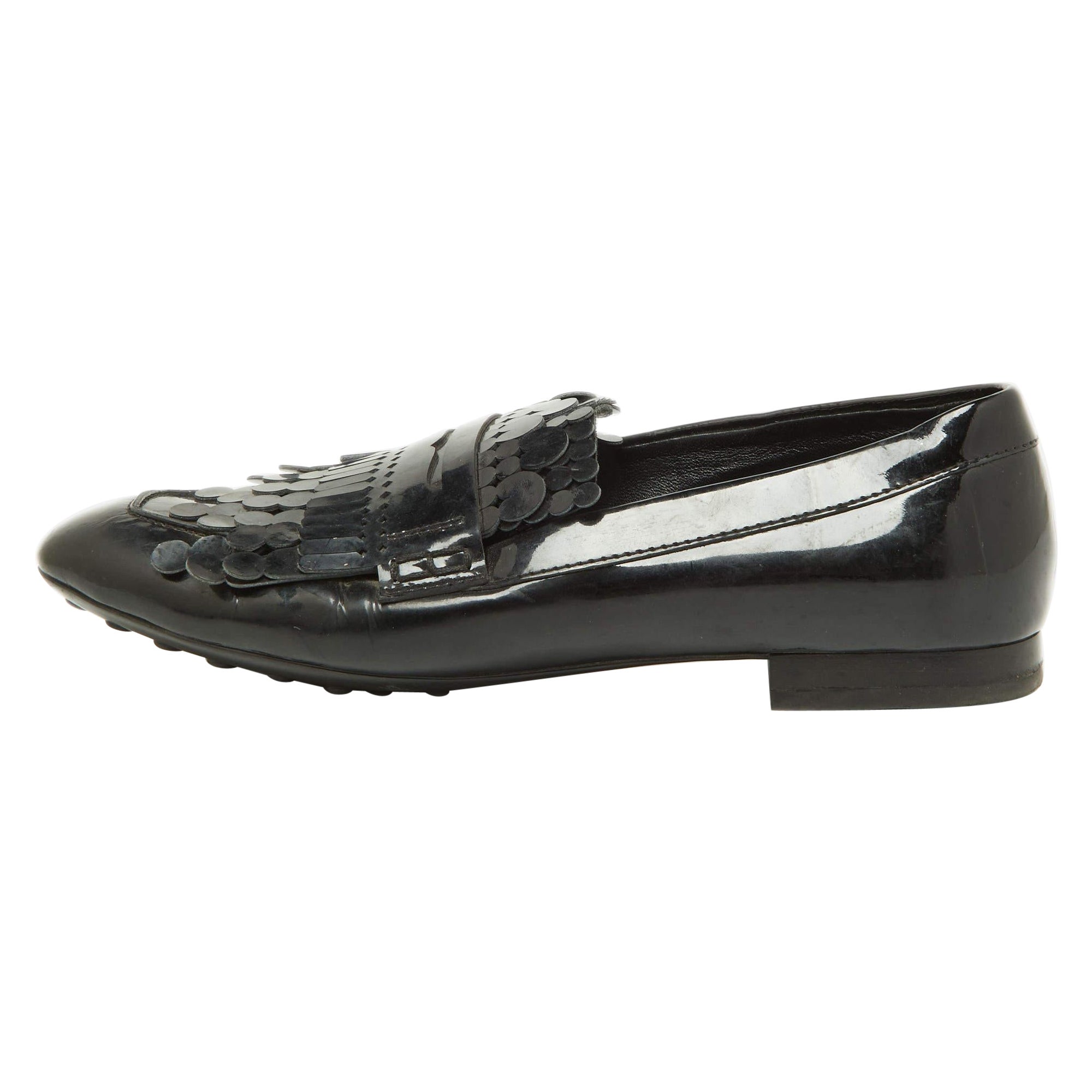 Tod's Schwarze Lackleder Laser Cut Fransen Loafers Größe 38,5 im Angebot