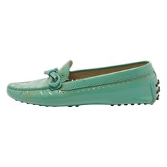 Mocasines Tod's de charol verde con lazo talla 38