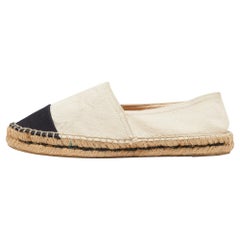 CH Carolina Herrera flache Espadrilles aus weißem/Schwarzem Segeltuch mit Kapuze aus Zehenkappe Größe 38