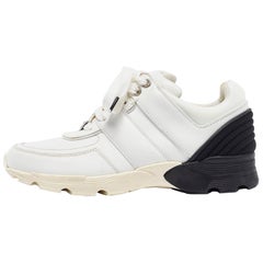 Chanel White/Black Leather CC Low Top Sneakers Size 35