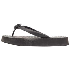 Gucci Black Rubber GG Chevron Thong Platform Slides Size 39