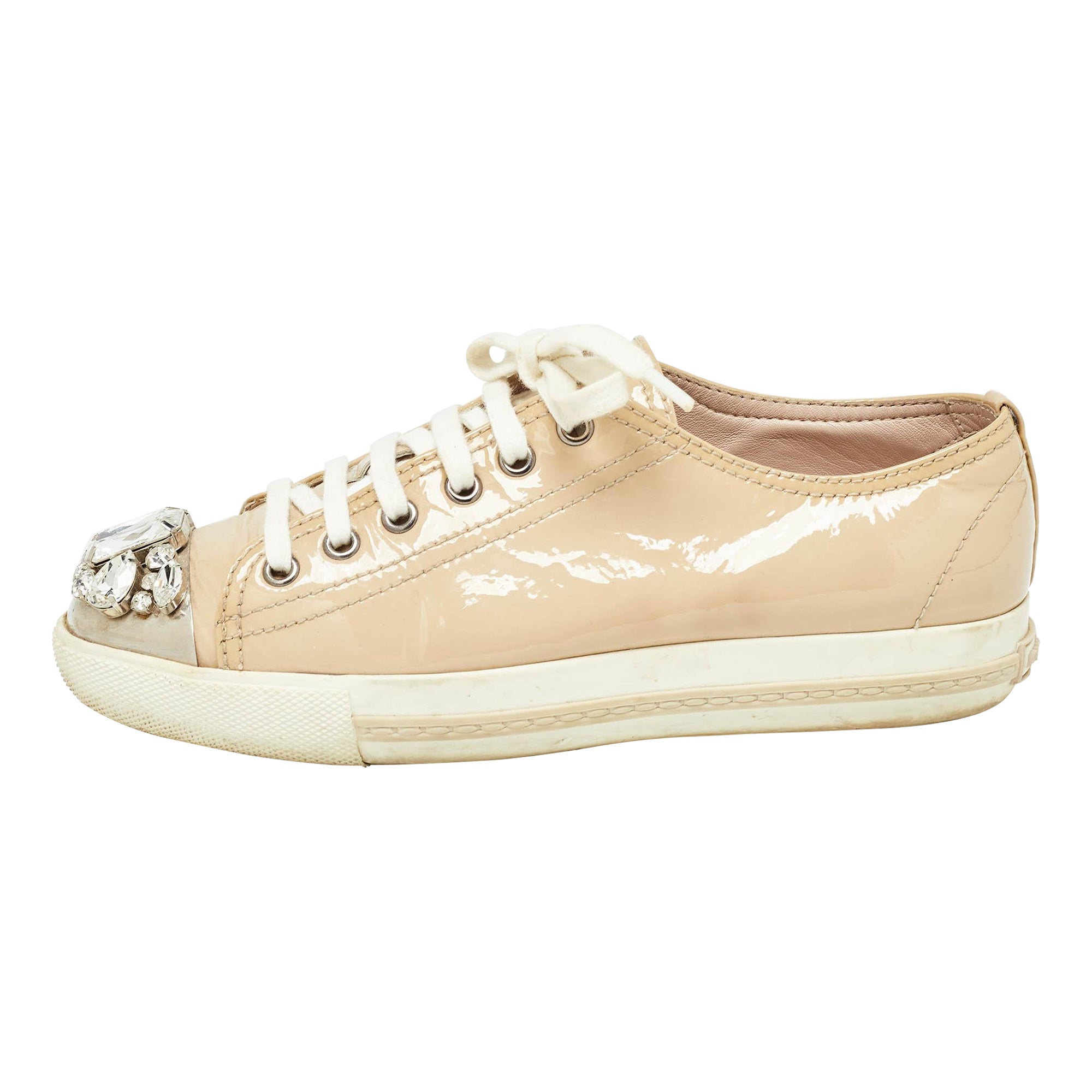 Miu Miu Beige Patent Leather Crystal Embellished Lace Up Sneakers Taglia 36