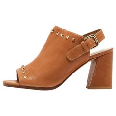 Stuart Weitzman - Sandali con borchie in pelle Tan Taglia 36