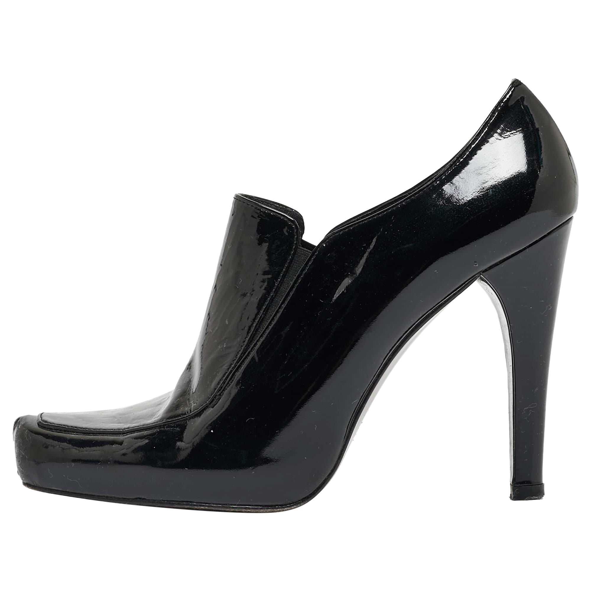 Stuart Weitzman Bombas mocasín de charol negro talla 39