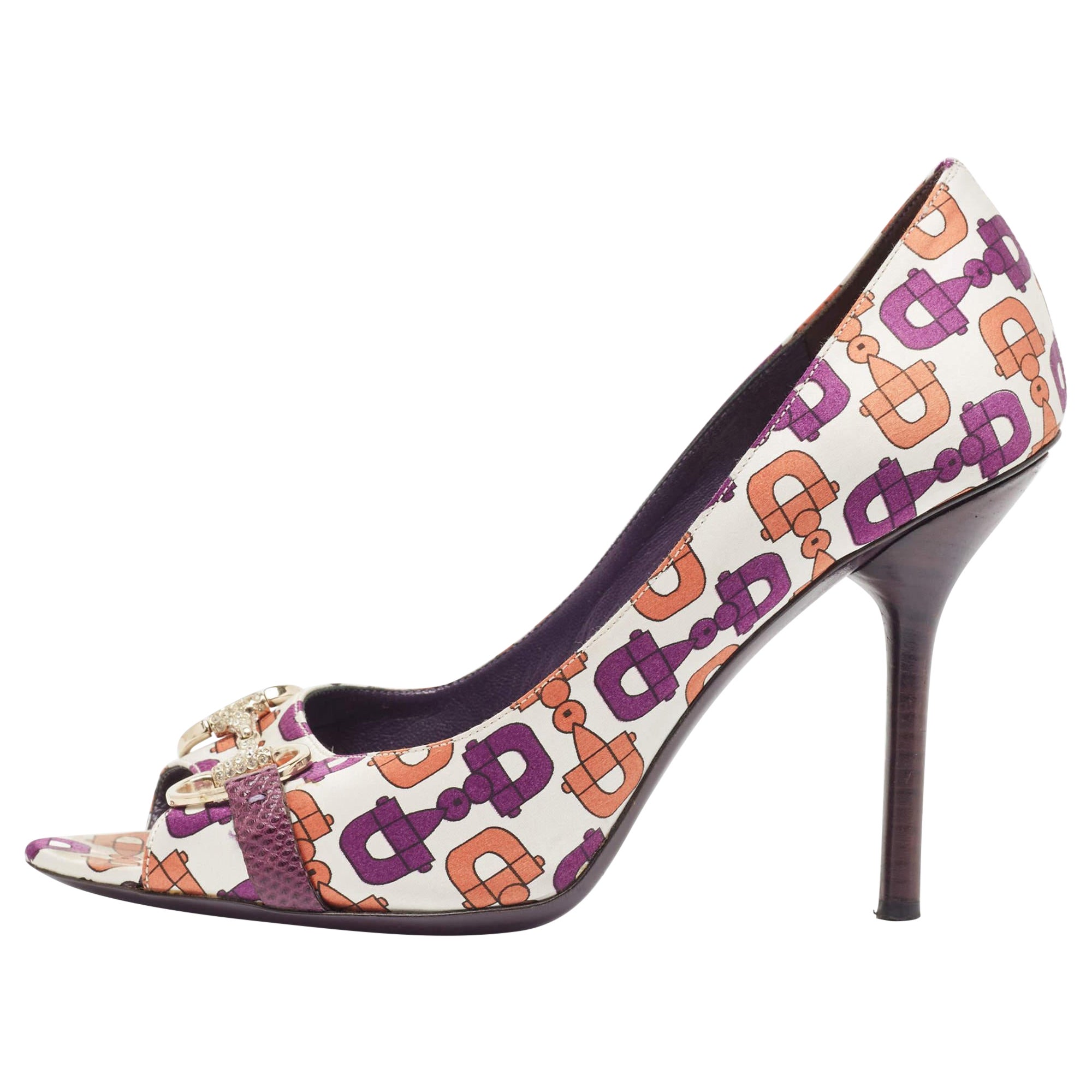 Gucci Multicolor Satin Horsebit Peep Toe Pumps Size 38.5 For Sale