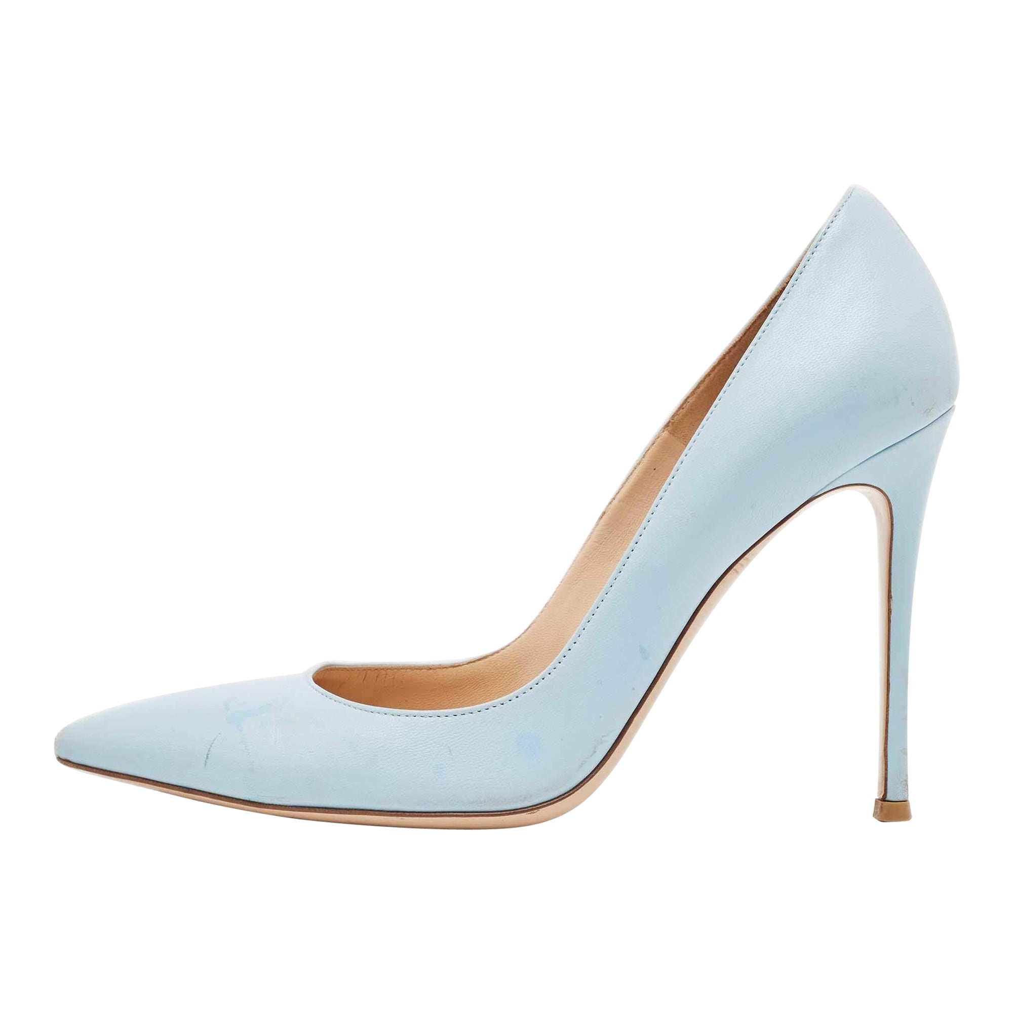 Gianvito Rossi Hellblaue Leder-Pumps mit spitzer Zehe Größe 39