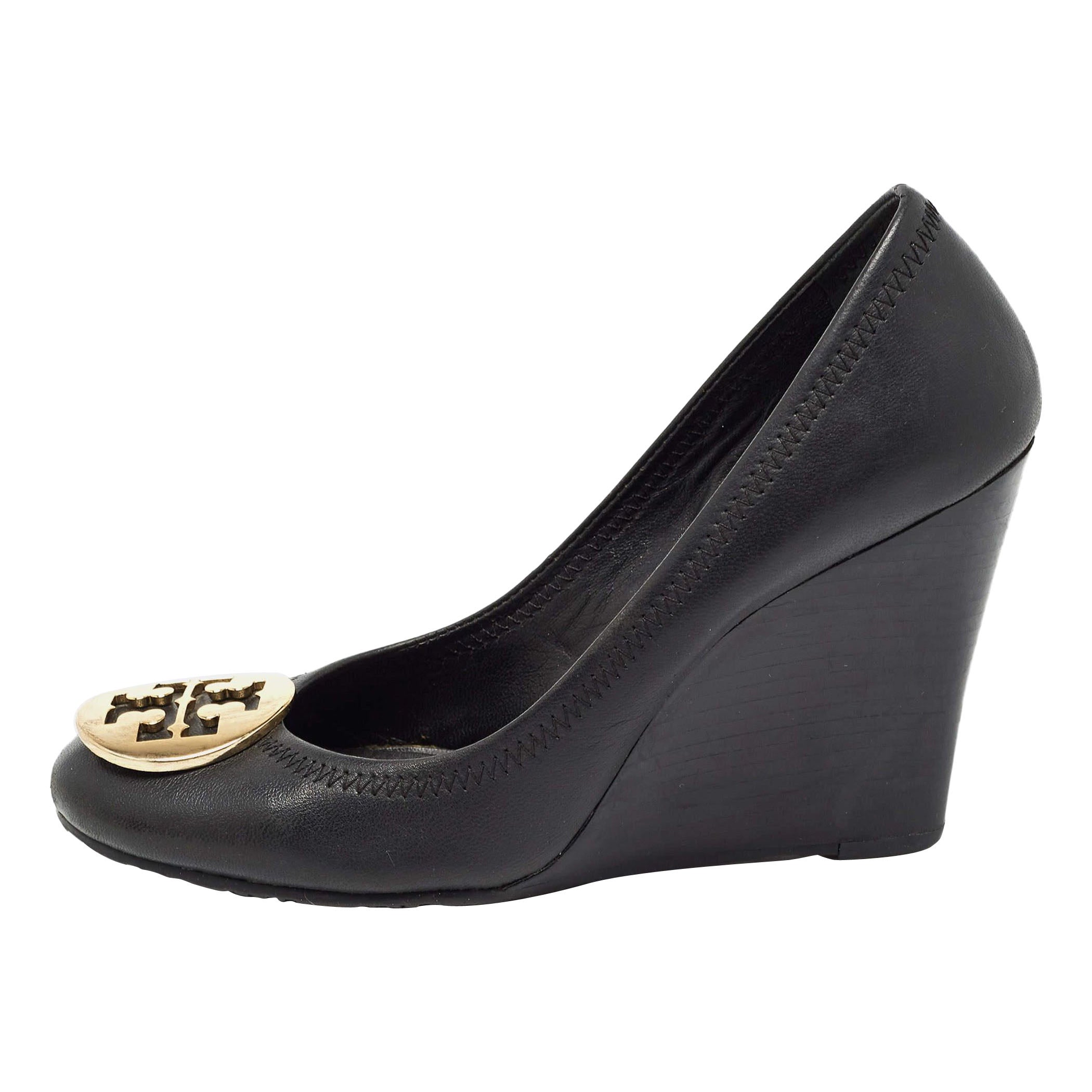 Tory Burch Black Leather Sally Wedge Pumps Size 37.5 For Sale