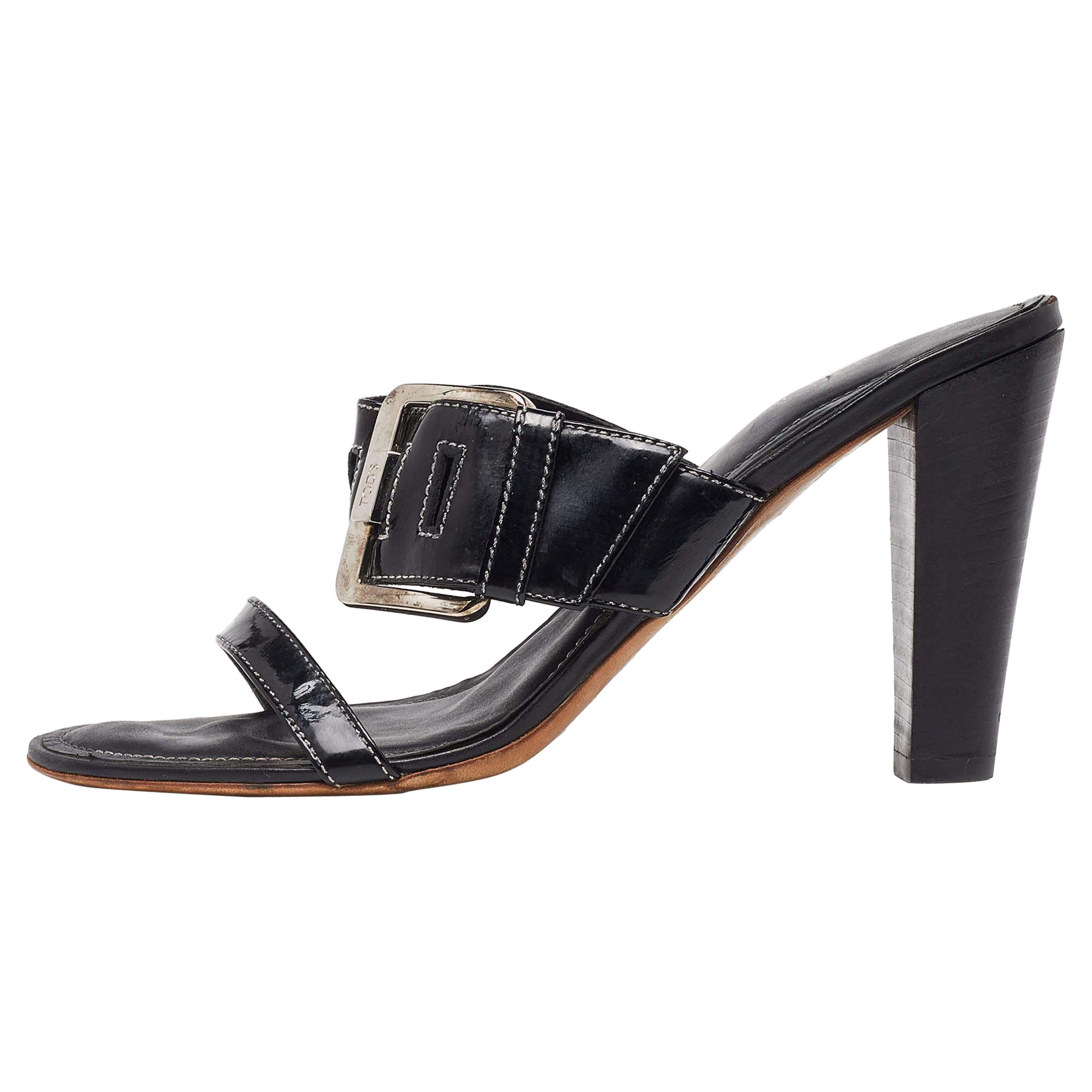 Tod's Black Patent Leather Buckle Detail Open Toe Sandals Size 40 For Sale