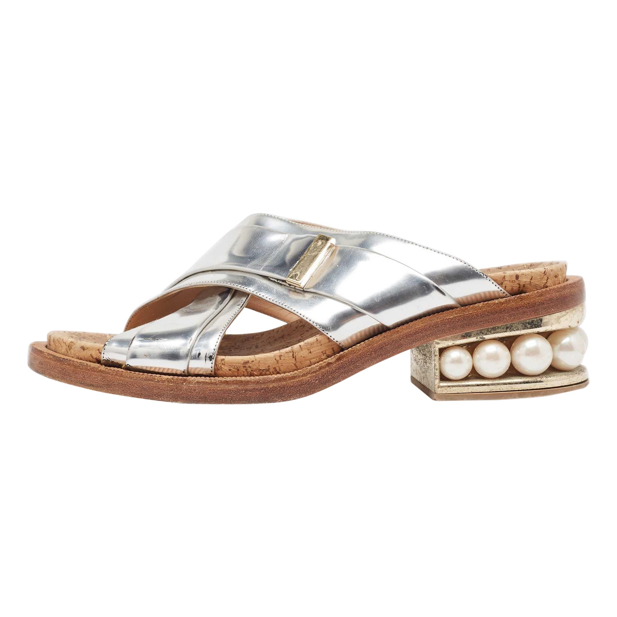 Nicholas Kirkwood Silver Leather Faux Pearl Heel Slide Sandals Size 39 For Sale