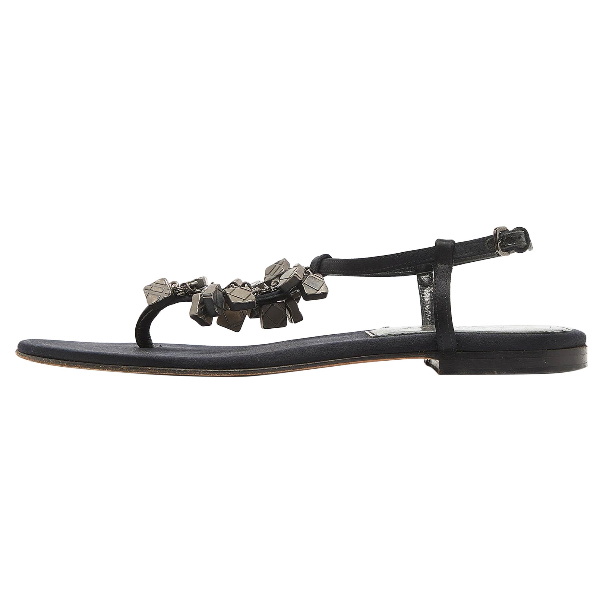 Burberry Black Satin Embellished Thong Flat Sandals Size 39 For Sale