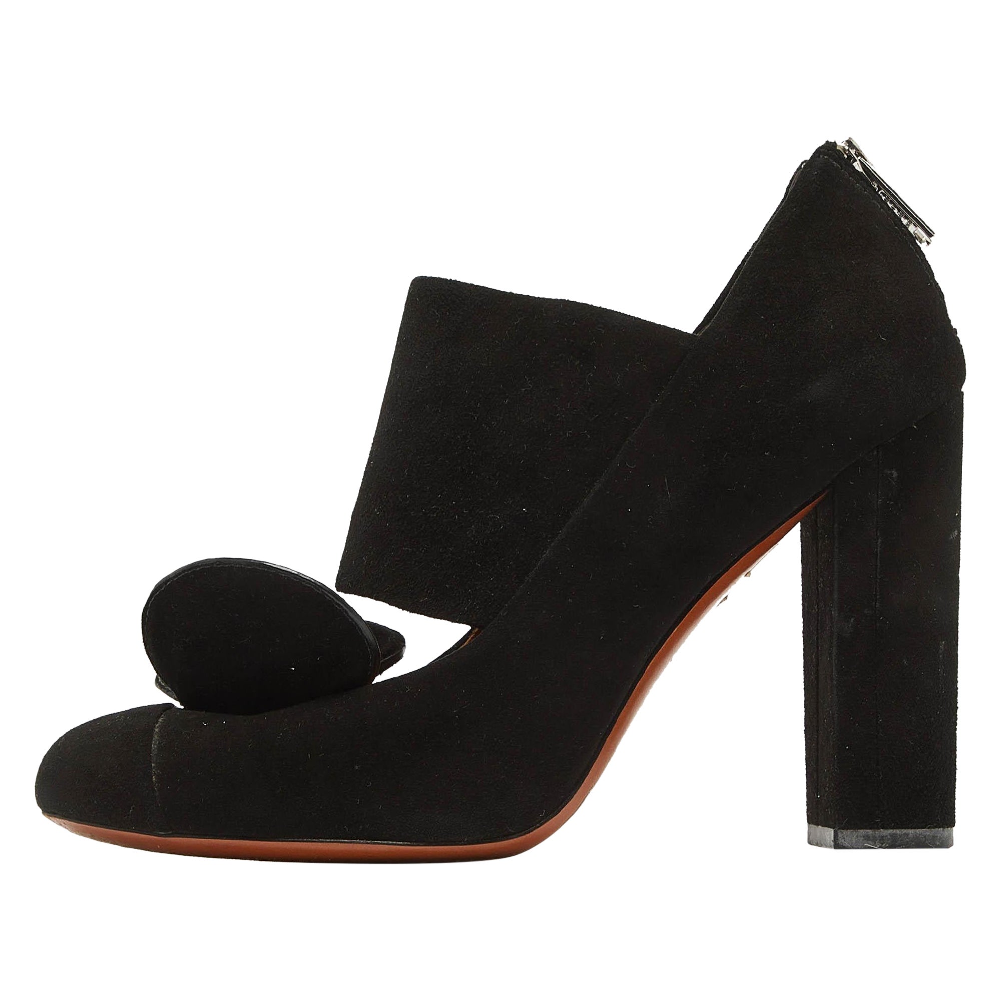 Marc by Marc Jacobs Black Suede Pumps Size 38.5 For Sale