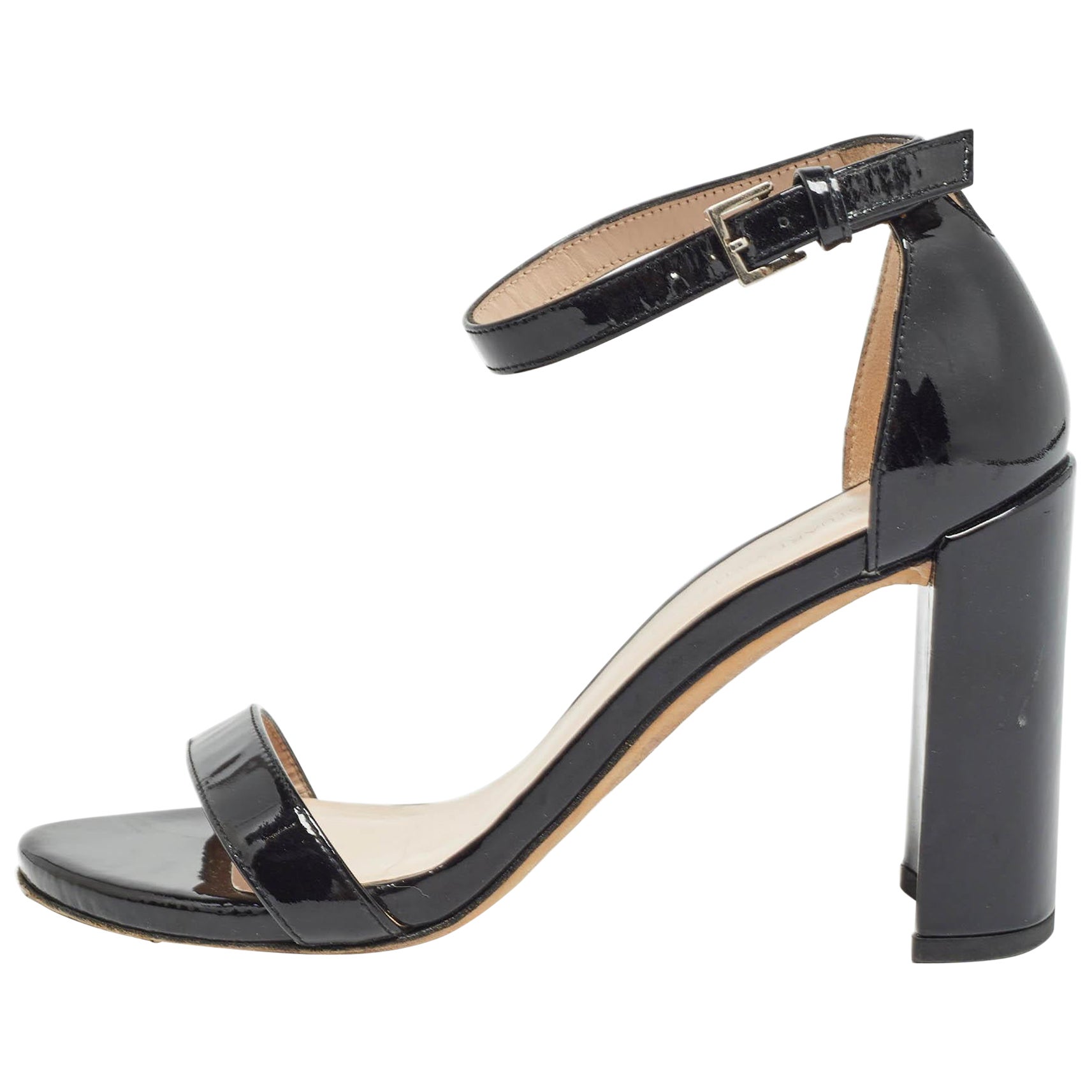 Stuart Weitzman Schwarze Lack-Sandalen mit Knöchelriemen Größe 39,5