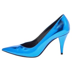 Saint Laurent Bombas de punta de piel azul talla 36.5