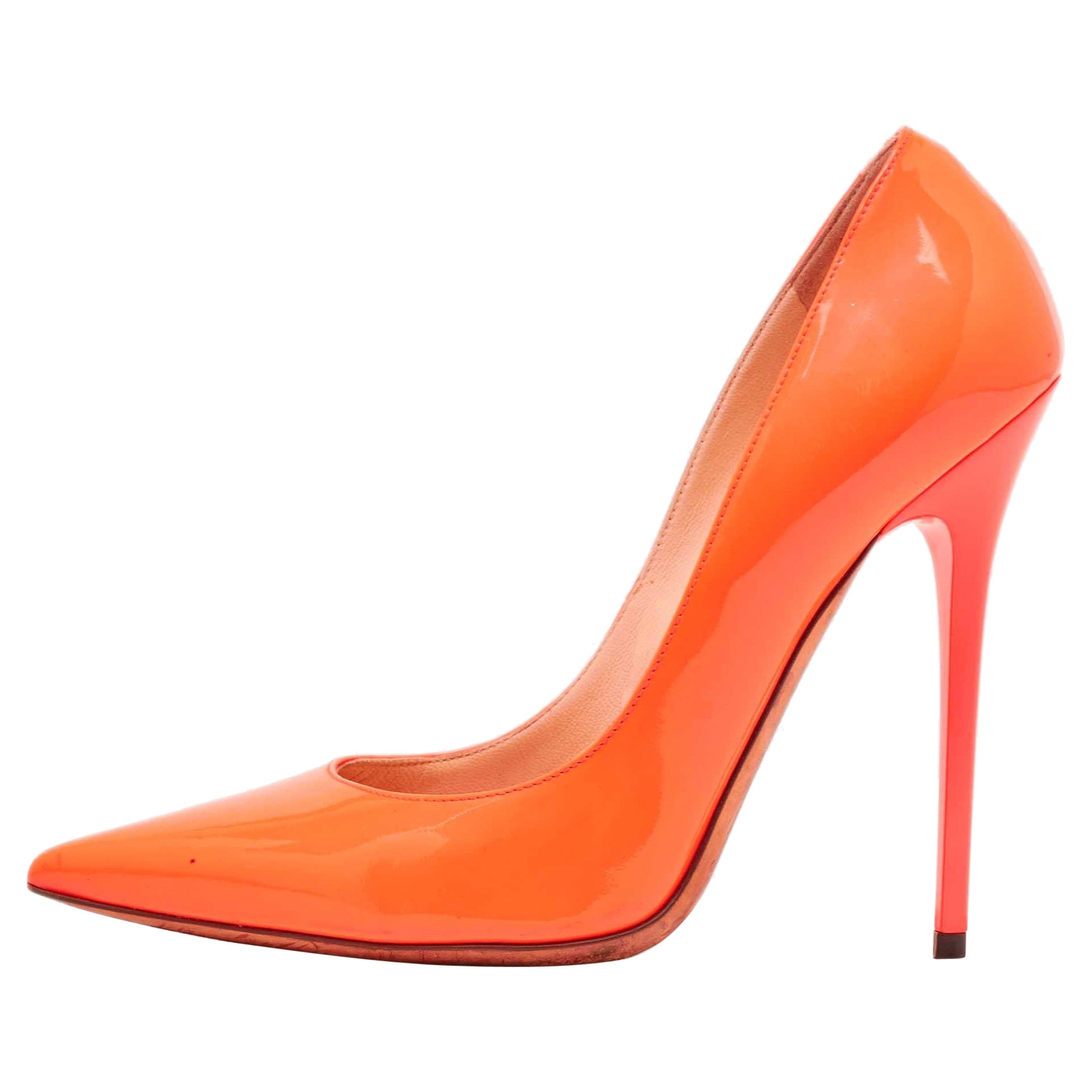Jimmy Choo Bombas de punta de charol naranja Tamaño 37