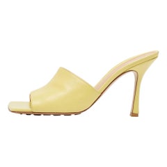 Bottega Veneta Sandali in pelle gialla elasticizzata taglia 41