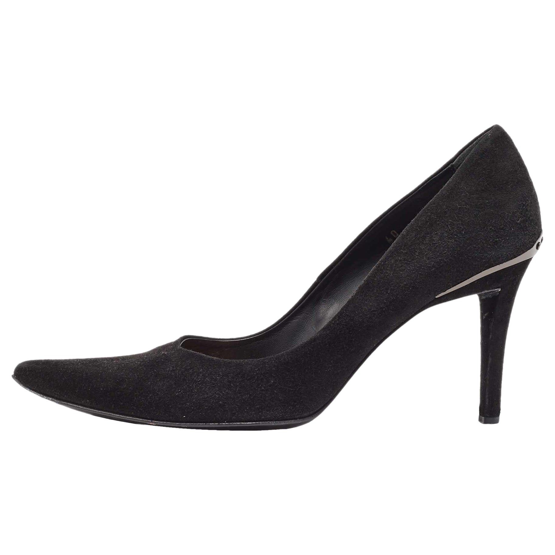 Tod's Black Suede Pointed Toe Pumps Size 40 For Sale
