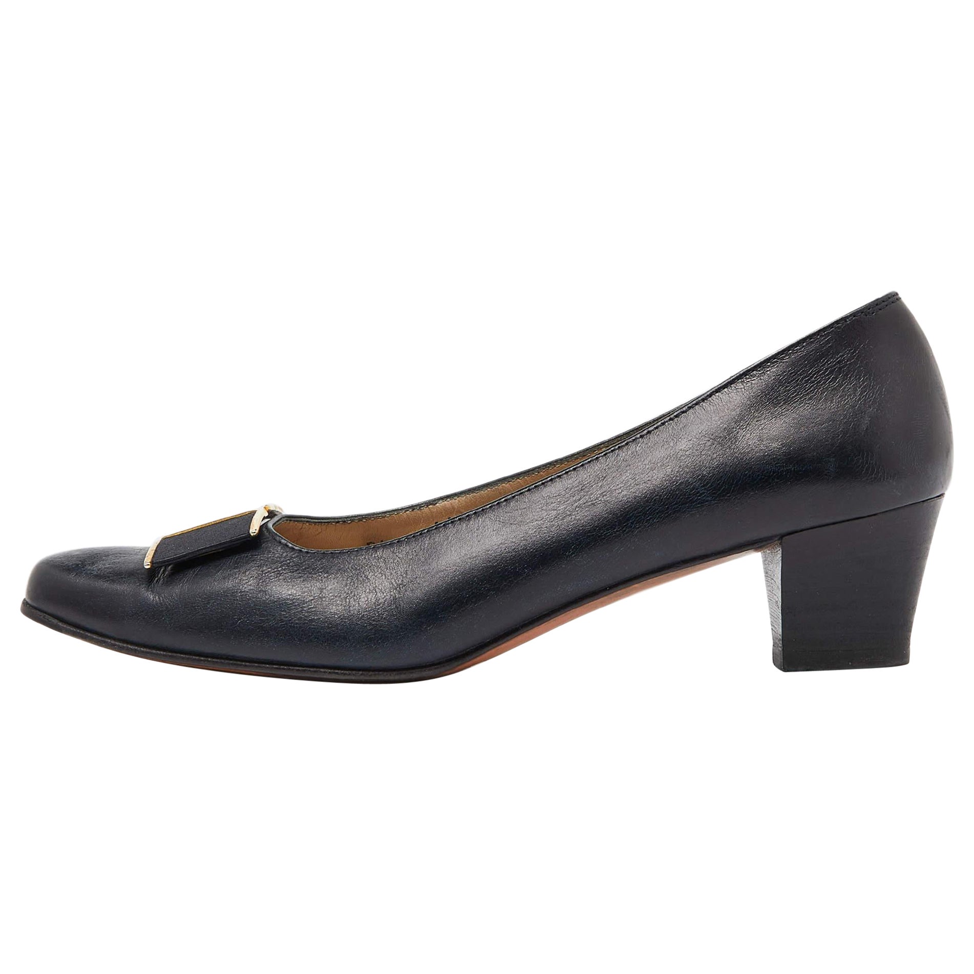 Salvatore Ferragamo Pumps con tacco a blocco in pelle blu misura 38,5