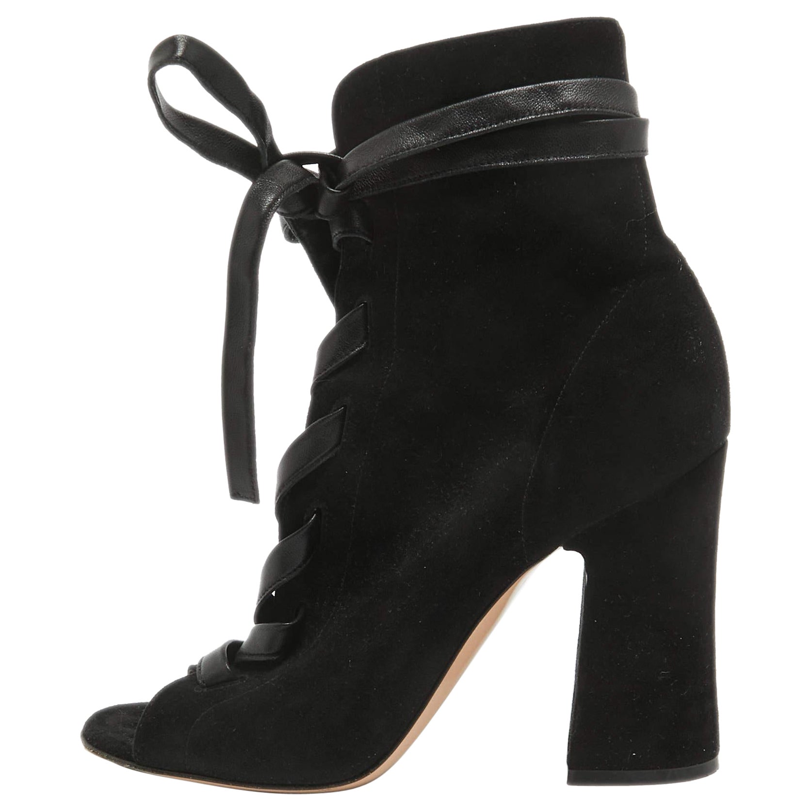 Gianvito Rossi Black Suede Lace Up Ankle Boots Size 39 For Sale