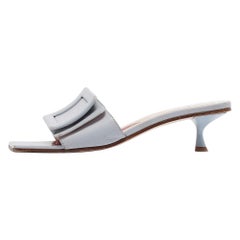 Roger Vivier Sandali con fibbia in pelle blu chiaro misura 37,5