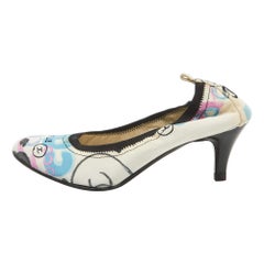 Chanel White Graffiti Print Fabric CC Scrunch Pumps Size 39.5