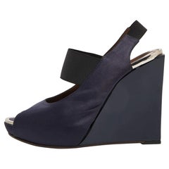 Marni Marineblaue Satin-Keilsandalen mit Slingback-Keil Größe 38,5