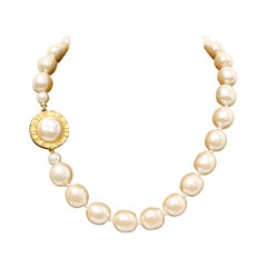 Karl Lagerfeld Vintage Costume Pearl Baroque Necklace