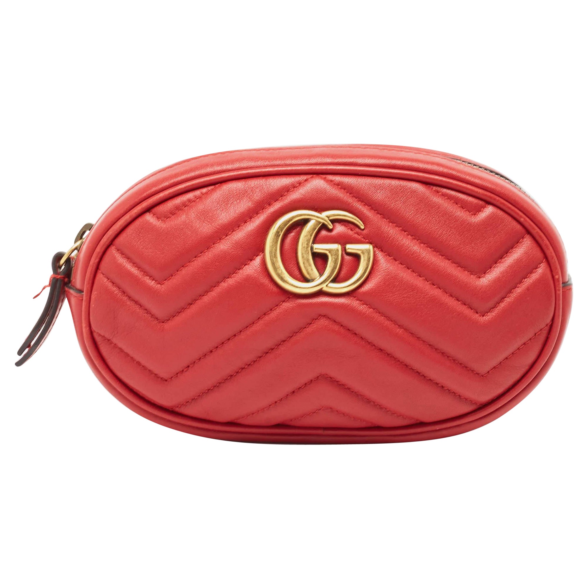 Gucci - Mini sac à ceinture GG Marmont en cuir matelassé rouge