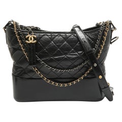 Chanel Schwarzes gestepptes gealtertes Leder Medium Gabrielle Hobo
