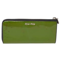 Miu Miu Green Patent Leather Bow Zip Continental Wallet