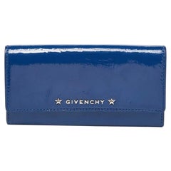 Givenchy Continental Brieftasche aus blauem Lackleder mit Logo-Klappe