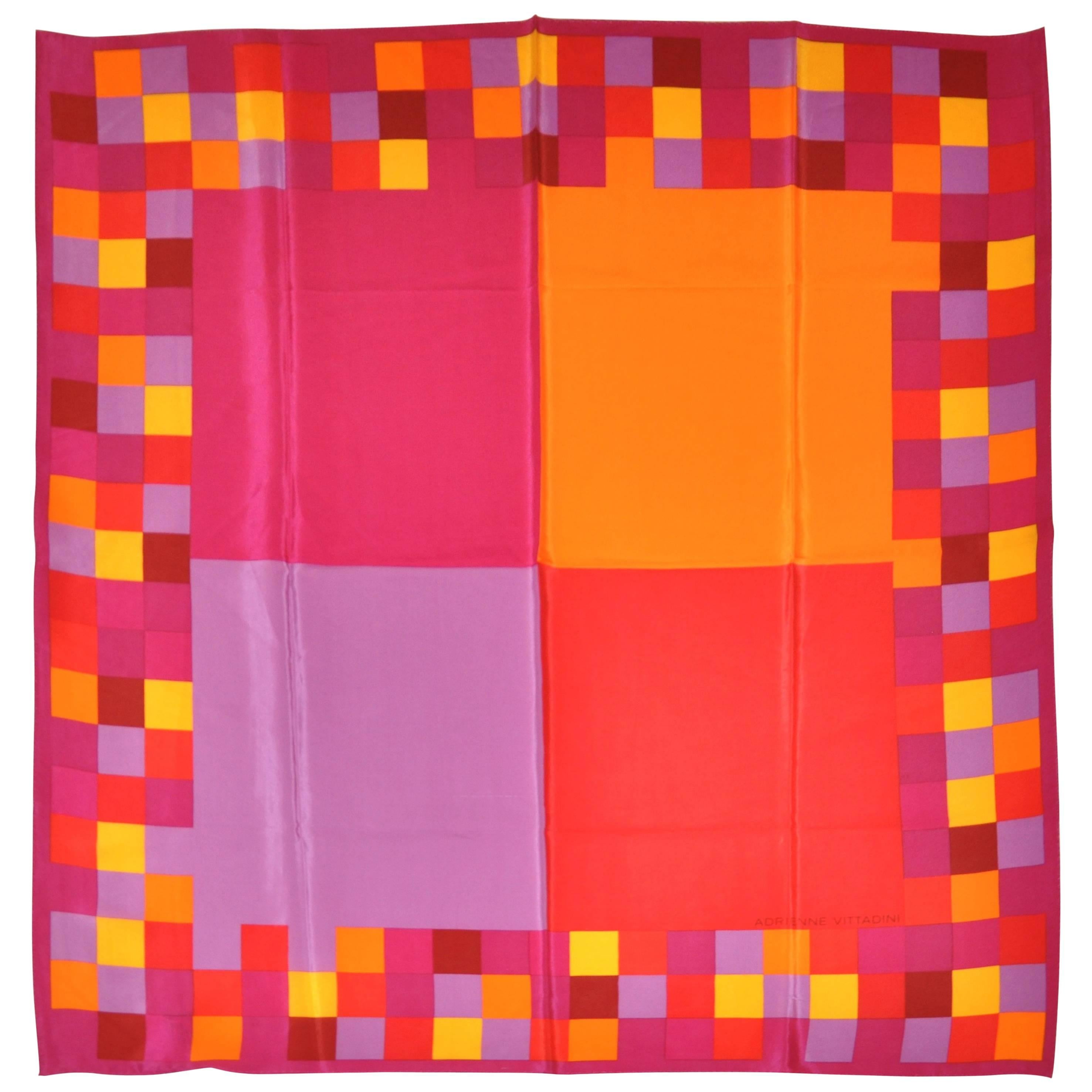 Adrienne Vittadini - Grande écharpe en soie rouge avec petits blocs et blocs en vente