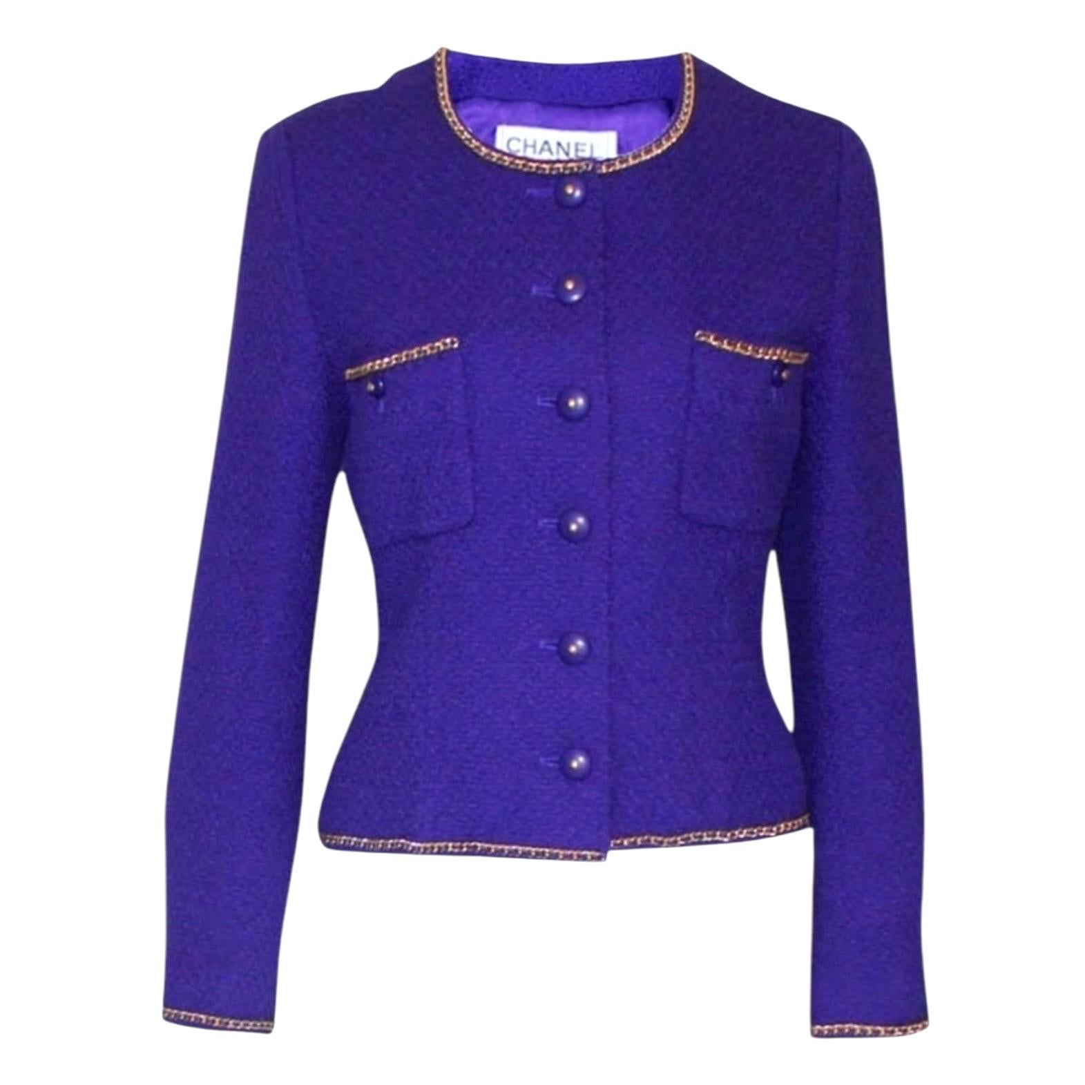 CHANEL FW 1995 Purple Tweed Chain Trimmed Fitted Jacket Blazer S For Sale