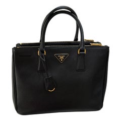 Prada Galleria Saffiano Medium Schwarze Handtasche aus Leder 33cm