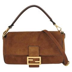 Fendi Baguette Selleria Bolso Crossbody de Piel de Ante Marrón Caramelo Mediano