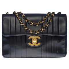 Bolso Chanel Timeless Jumbo de solapa única en piel de cordero acolchada negra, GHW