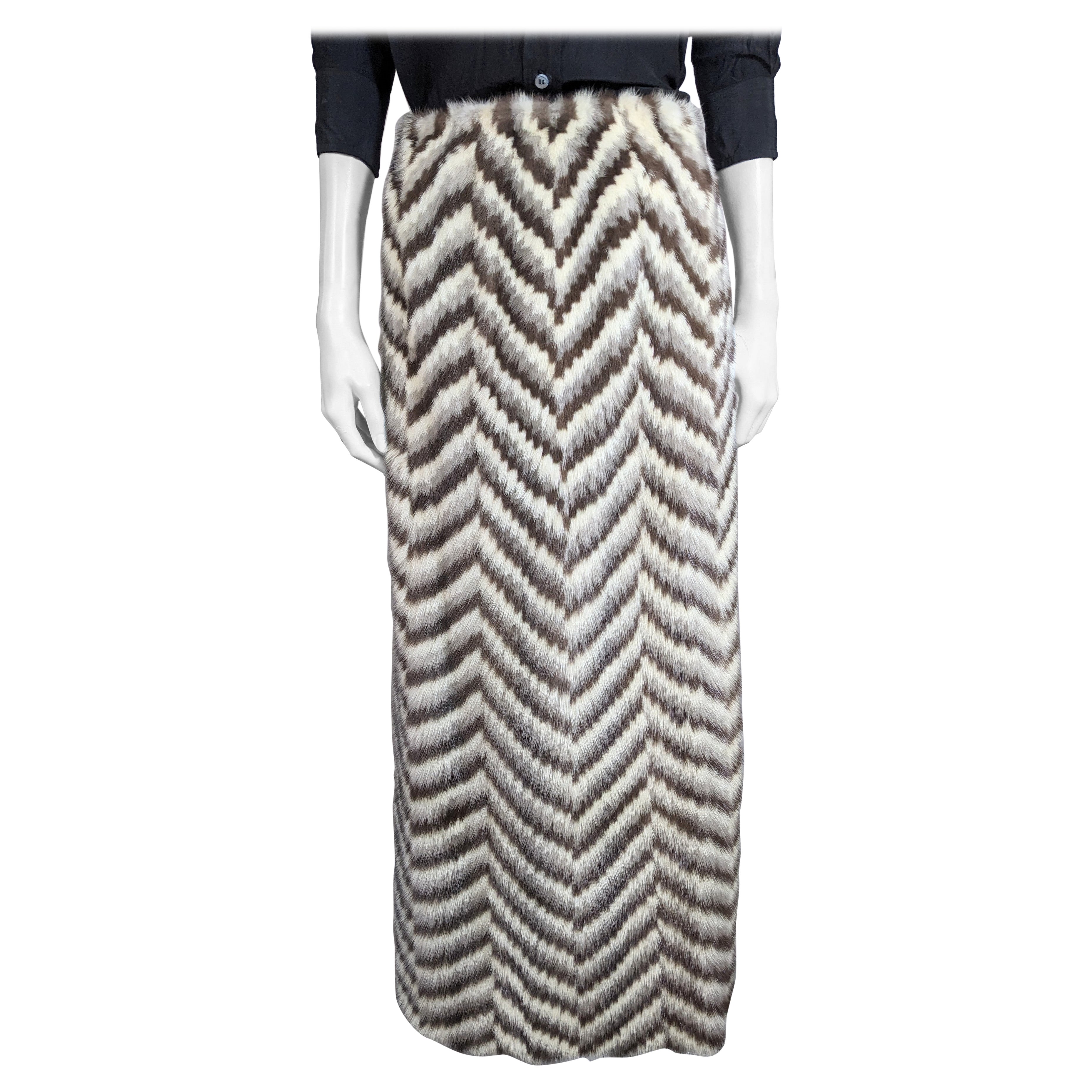 Jupe inhabituelle à motif chevron en vison intarsia