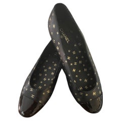 NIB Chanel BALLET FLATS CC Logo Print TAMAÑO EU37