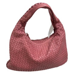 Bottega Veneta Bolso Hobo mediano de piel Intrecciato coral 47cm
