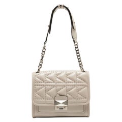 Karl Lagerfeld - Sac à bandoulière en cuir matelassé et clouté beige