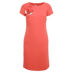 Moschino Cheap and Chic Vestido de gasa roja con detalle de corsé y rosa S