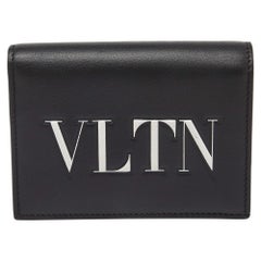 Tarjetero VLTN de piel negra Valentino