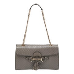 Gucci Borsa a tracolla media Emily a catena in pelle grigia Microguccissima