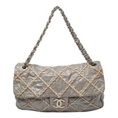 Chanel - Sac classique à rabat en cuir gris matelassé et froissé avec Stitch by Stitch