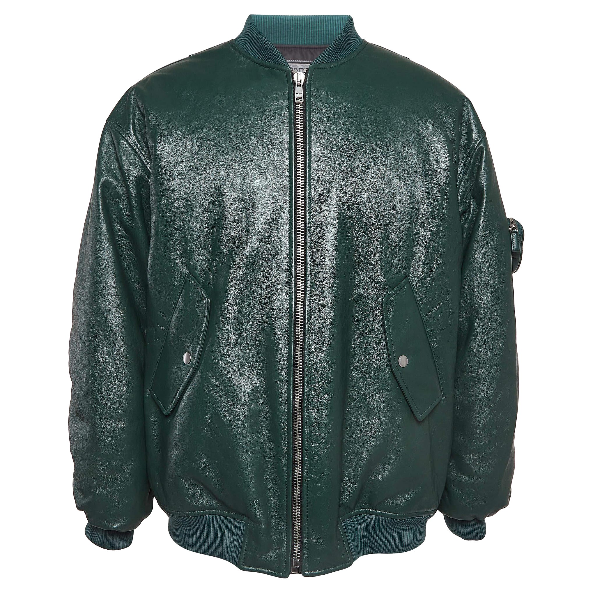 Prada Bomberjacke aus Leder in Grün mit Metall dreieckigem Dreieck XS im Angebot