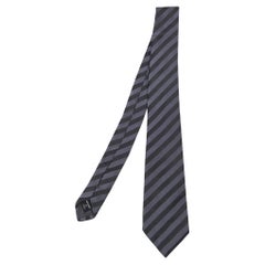 Cravatta in seta a righe diagonali grigie Giorgio Armani
